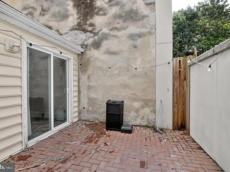 130 Elfreths Aly — Photo 16