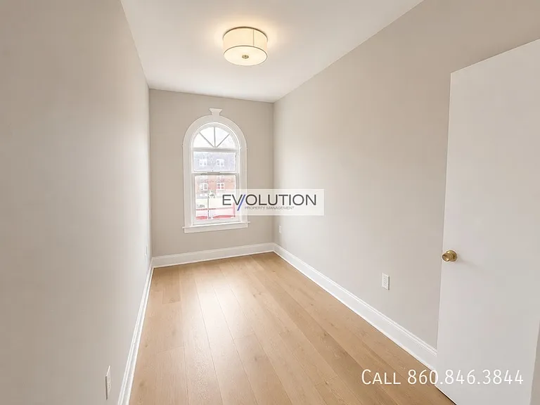 906 Park St #2E — Photo 8