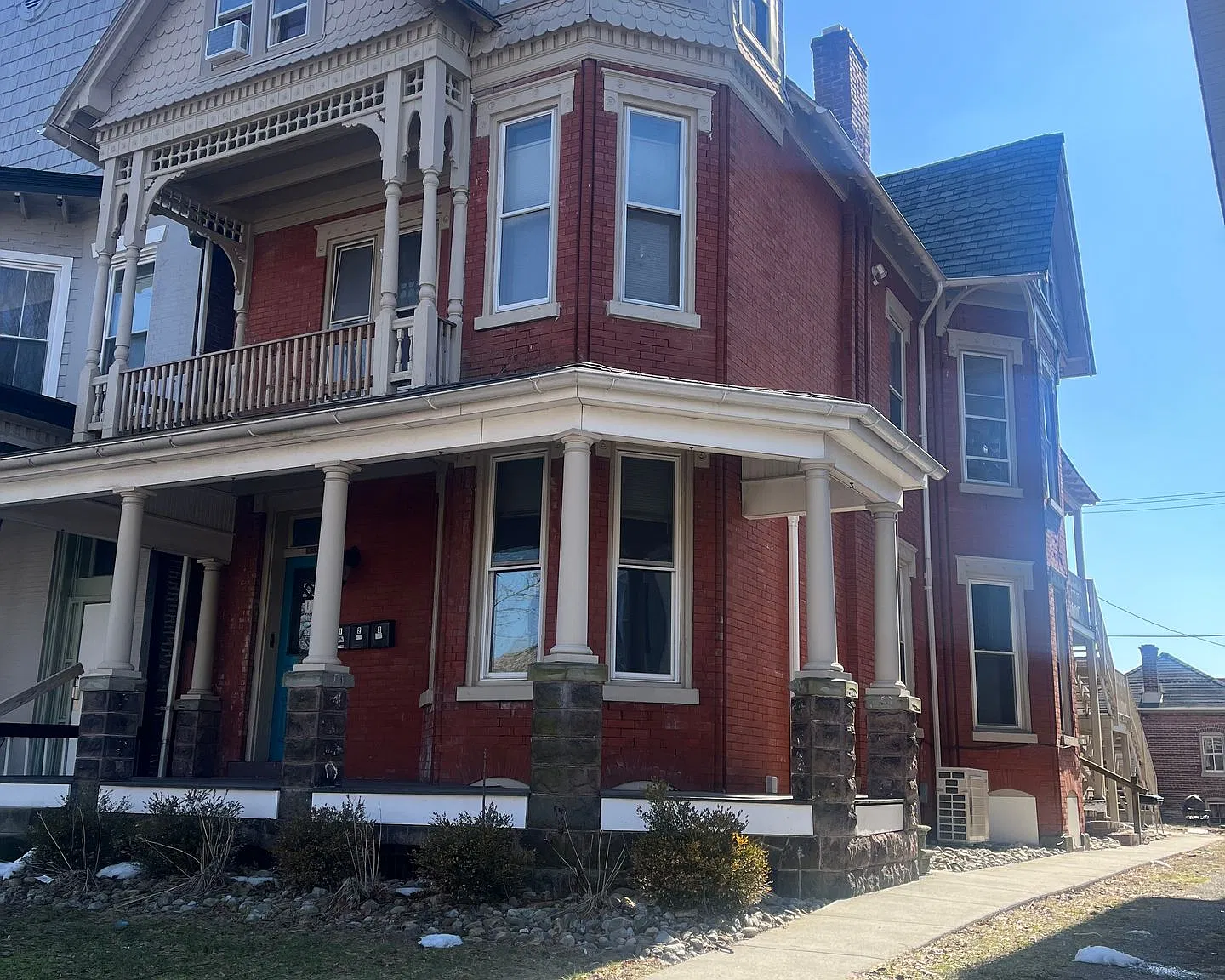 546 High Street — Photo 2