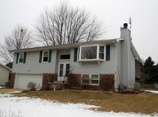 2710 Brunswick Dr, Bloomington, IL 61704