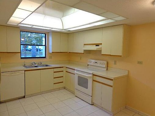 2nd image of 2903 Oak Cir Unit 2903