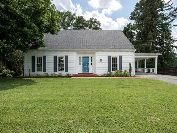 701 Meadow St, Lawrenceburg, TN 38464