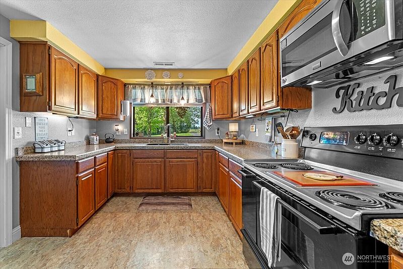 5th image of 24501 NE 29th Avenue