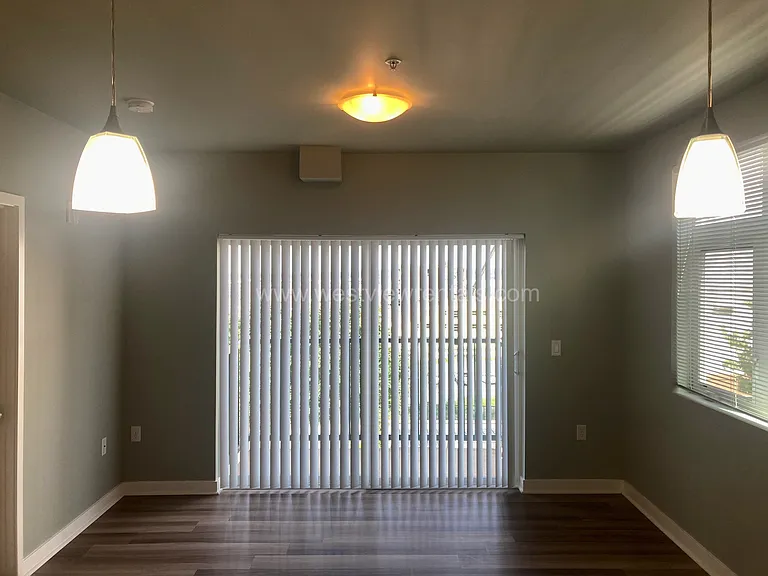 203 E Laurel St — Photo 327