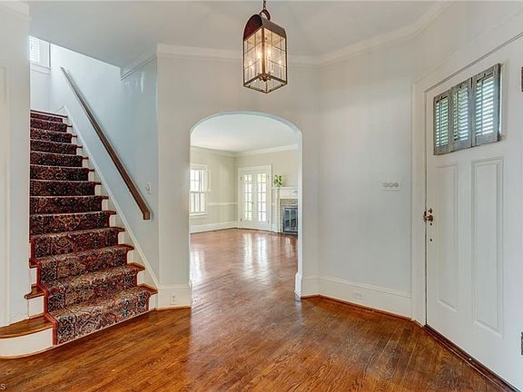 6th image of 618 Parkway Blvd
