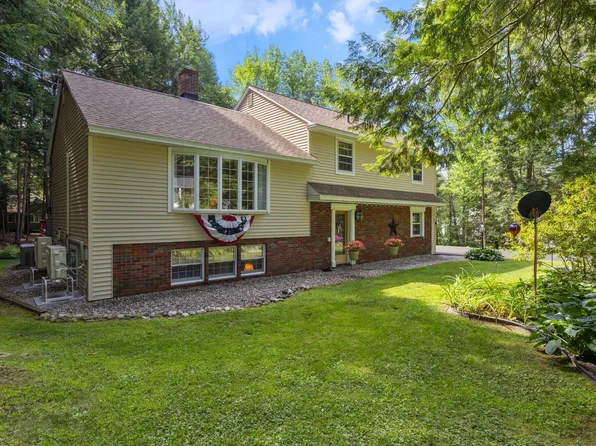 59 Country Club Road, Manchester, ME 04351