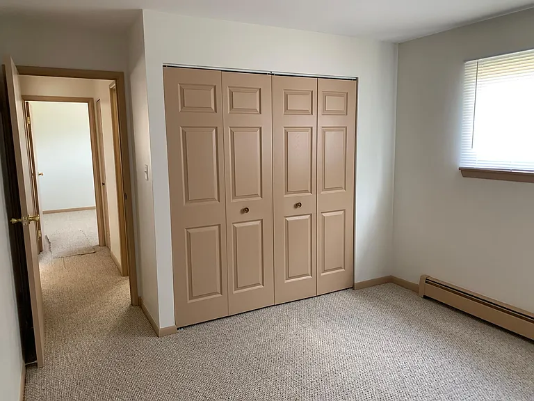 516 Schroeder Ave — Photo 8