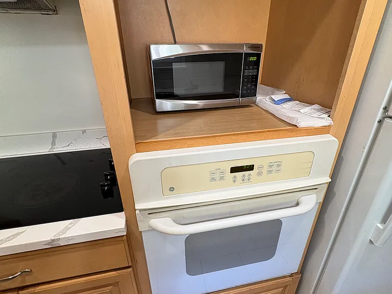 Microwave and Electric Oven w/timer
