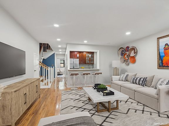 3rd image of 115 Pulaski St #2
