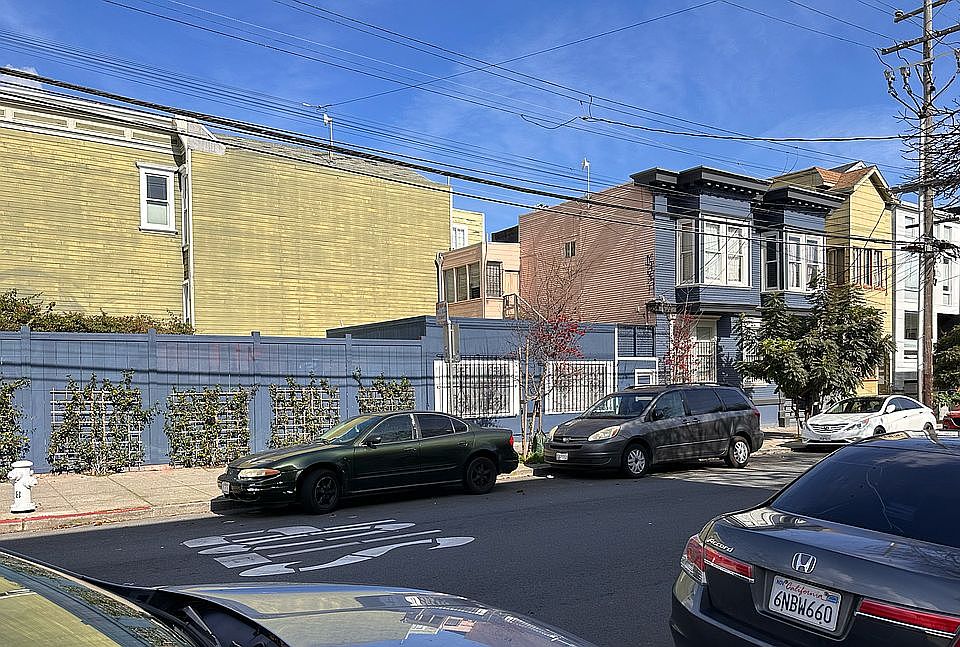 2nd image of 879-881 Shotwell St
