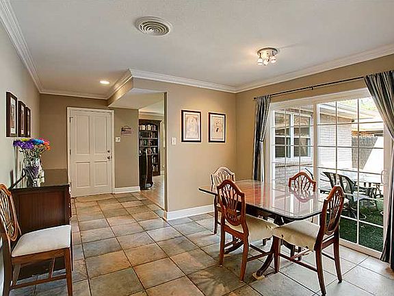 5th image of 729 Guardian Ave