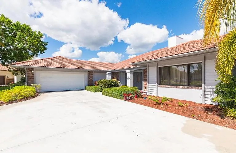 3001 Conifer Dr — Photo 3