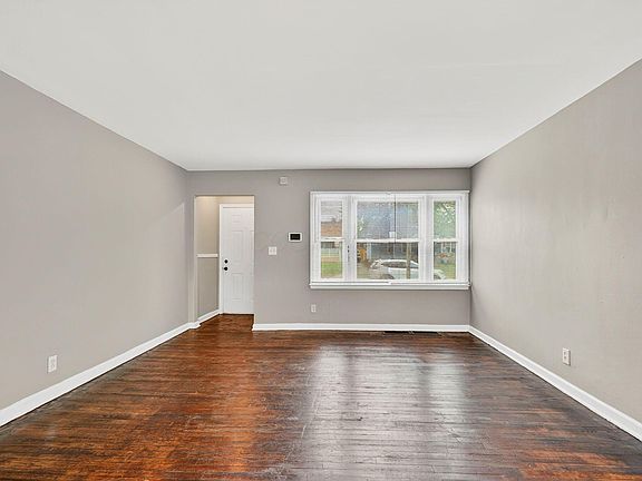 2nd image of 59 N Everett Ave