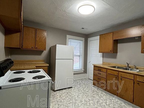 5th image of 2121 Washington St #3