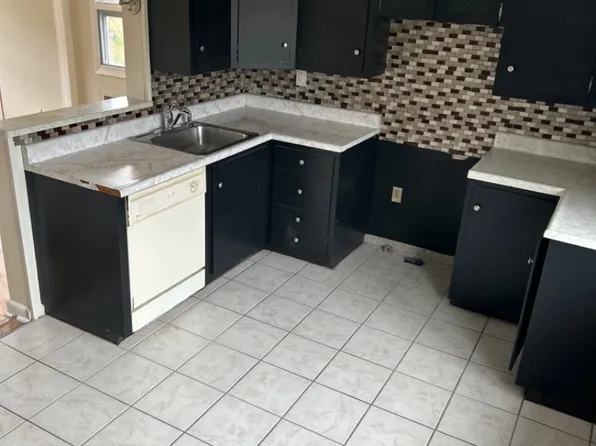 617 Independence Dr, Clairton, PA 15025
