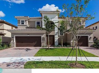 8860 Lakeview Dr, Pompano Beach, FL 33076