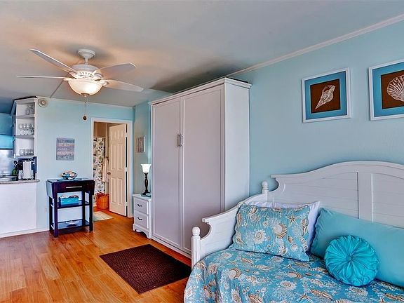 5th image of 415 E Beach Dr APT 209