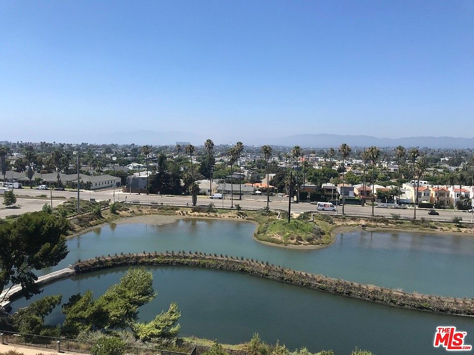 1st image of 4265 Marina City Dr