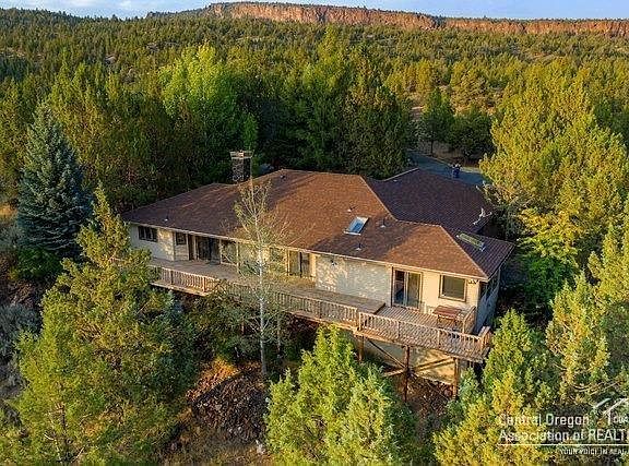 2nd image of 691 NE Wyoming Dr