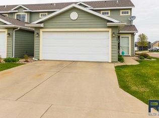 5409 W Oakcrest Pl, Sioux Falls, SD 57107
