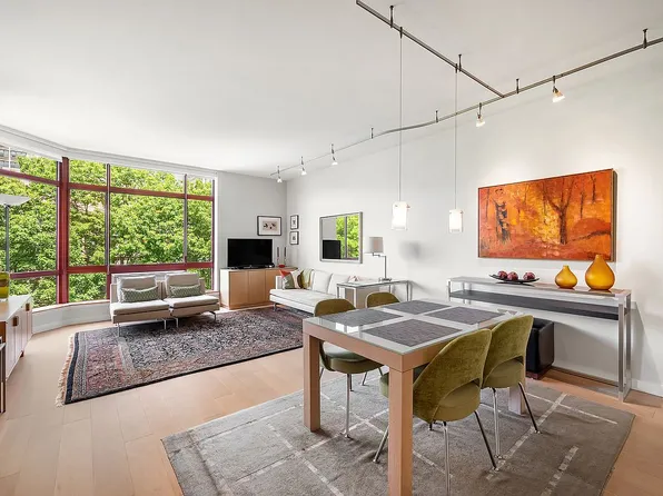 350 Albany St APT 5H, New York, NY 10280