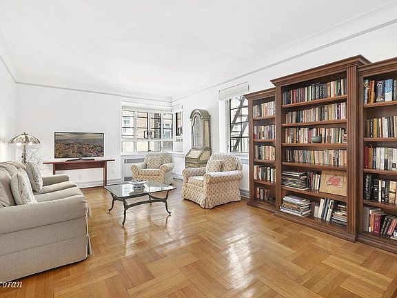 4th image of 140 8th Ave APT 4F