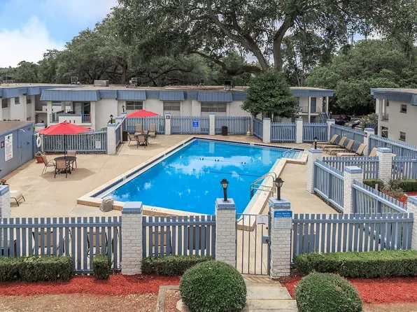 Rolling Hills Apartments