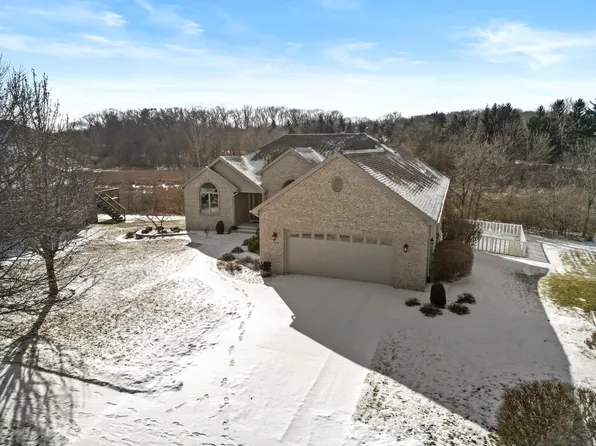 1205 Driftwood Trl, Crown Point, IN 46307