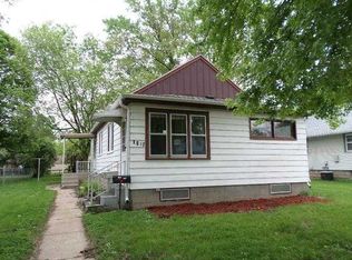 1037 Newton St, Waterloo, IA 50703