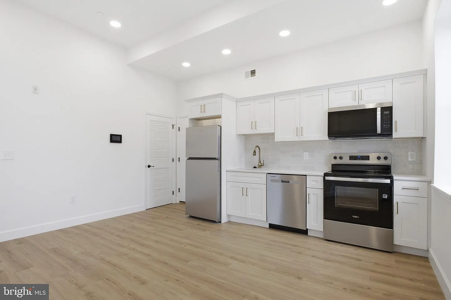 1 bed, 750 sqft, $2,400 — Photo 4
