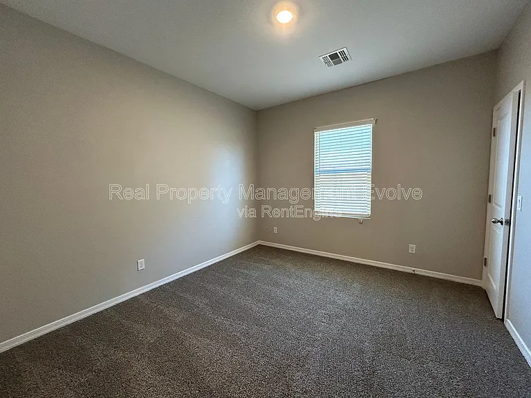 6551 W Magdalena Ln — Photo 23