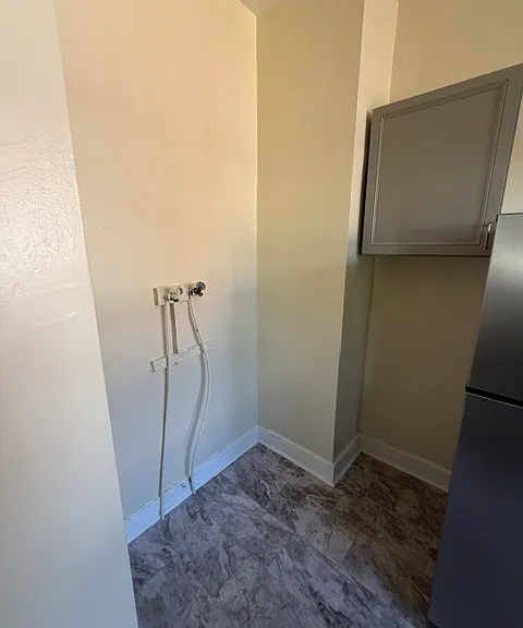 121 Richmond Ave — Photo 16