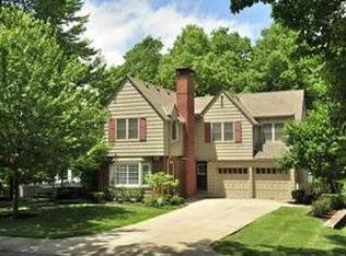 2216 W 49th Trl, Westwood Hills, KS 66205