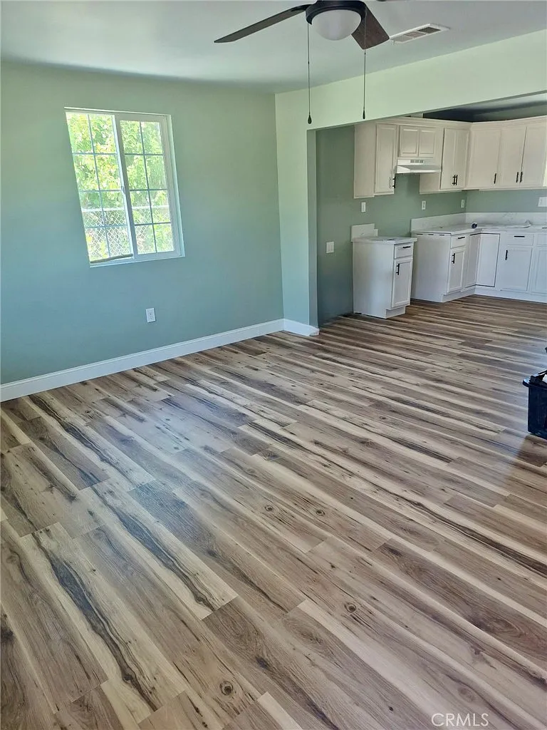 2 bed, 884 sqft, $1,600 — Photo 2