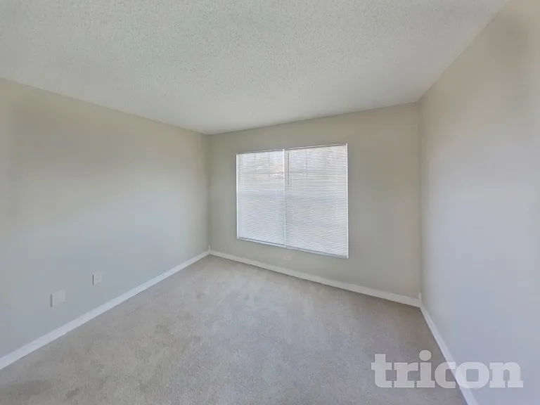 4726 Bloom Dr — Photo 13