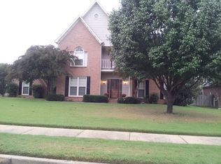 890 Greenway Dr, Collierville, TN 38017