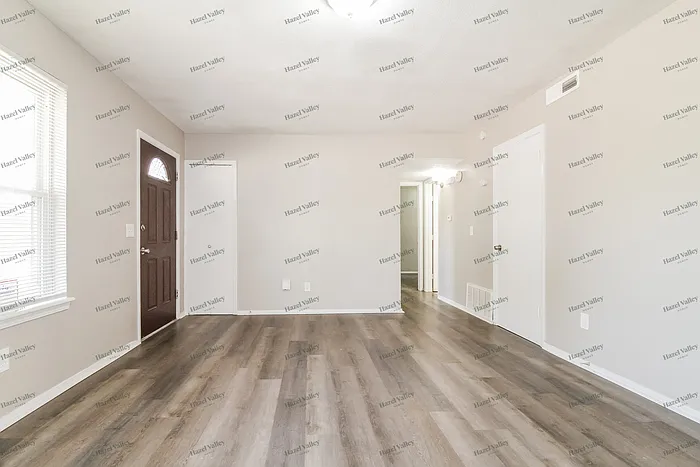 613 N Ramblin Oaks Dr — Photo 3