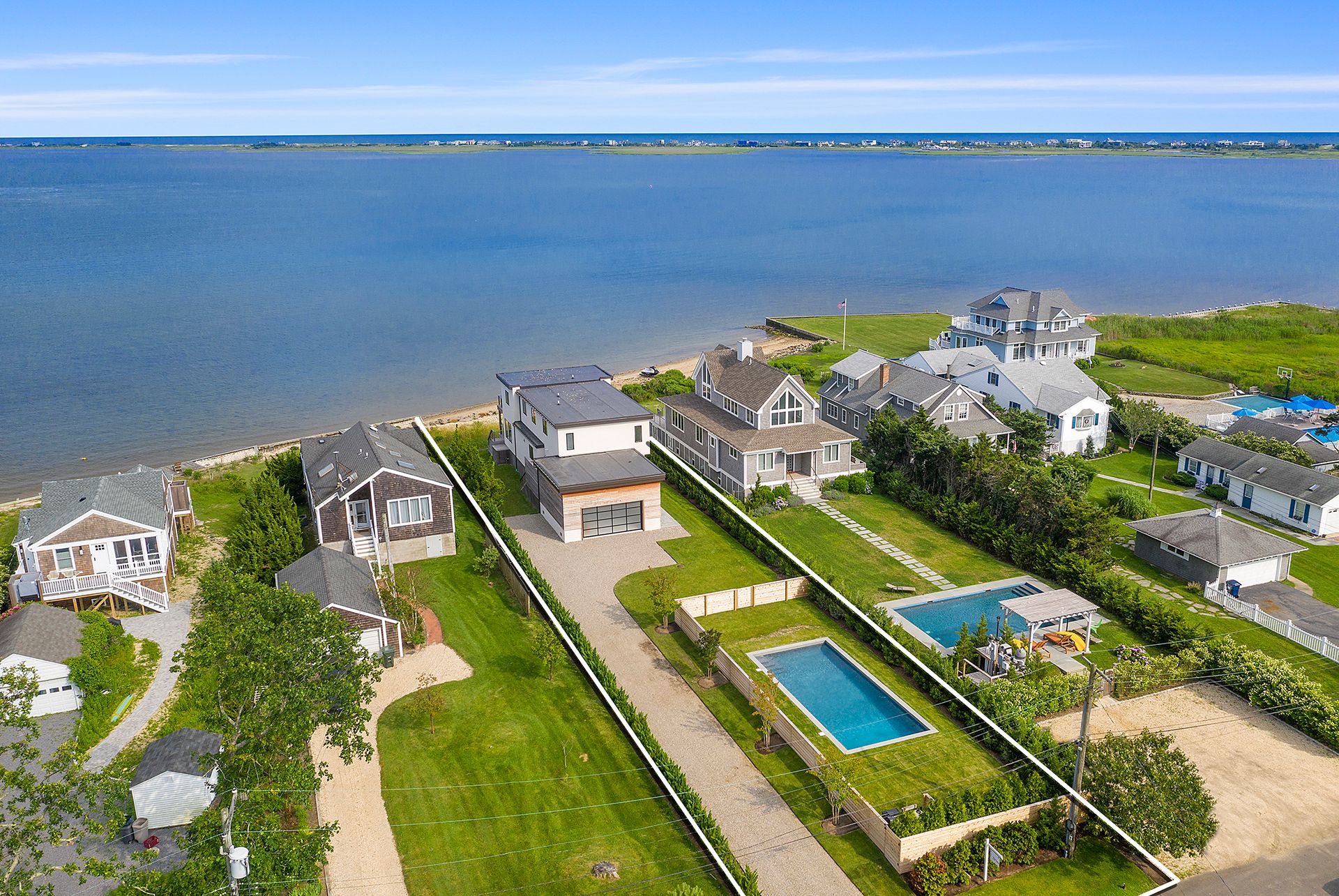 17 Bayside Ave, East Quogue, NY 11942 Out East