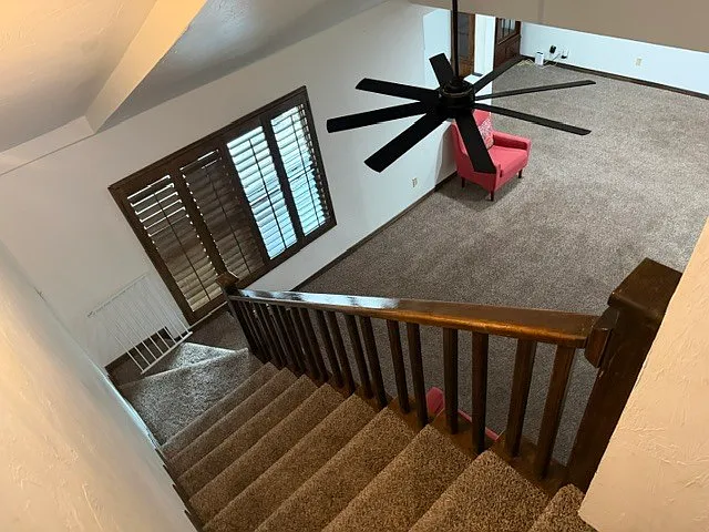 122 Nob Hill Dr