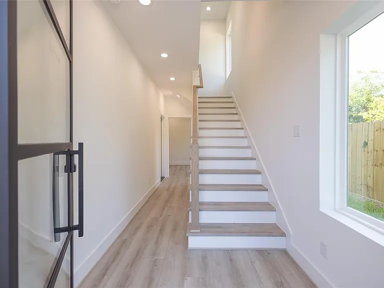 4012 Yellowstone Blvd — Photo 14