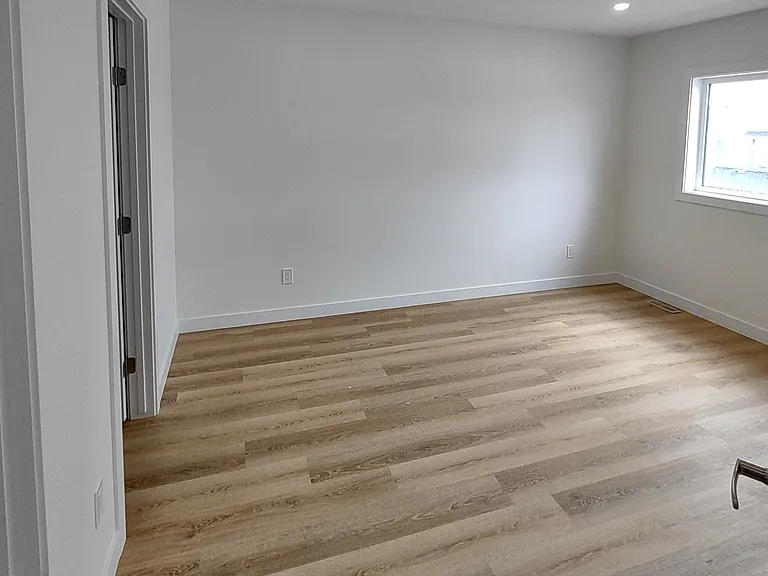 3182 Mazurak Cres #A — Photo 20