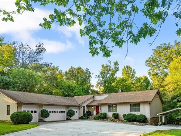 5829 Thacker Dairy Rd, Whitsett, NC 27377