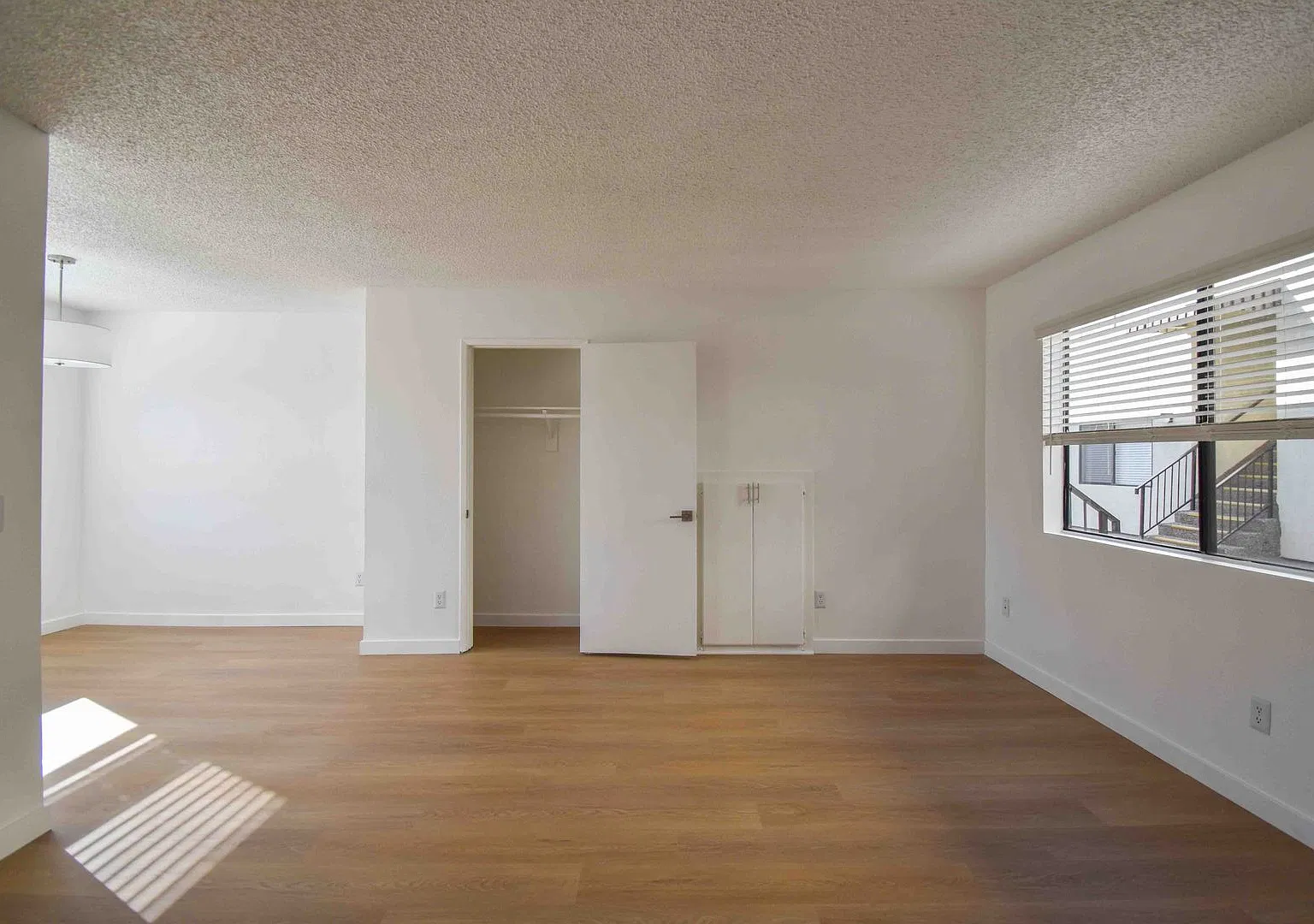 12338 — Photo 2
