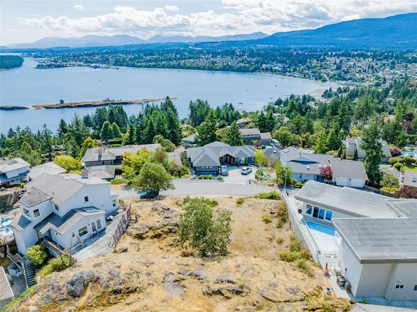 161 Canterbury Cres, Nanaimo, BC V9T 4S4