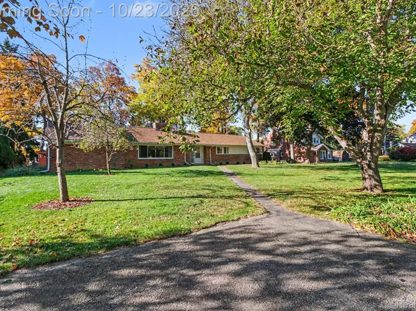 4739 Westlawn Pkwy, Waterford, MI 48328