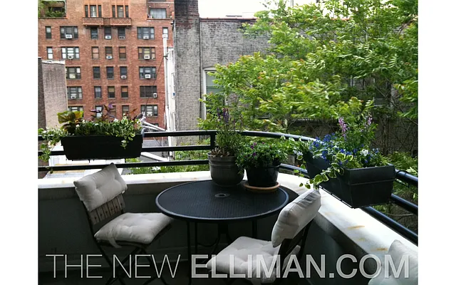 Sold by Douglas Elliman | media 15