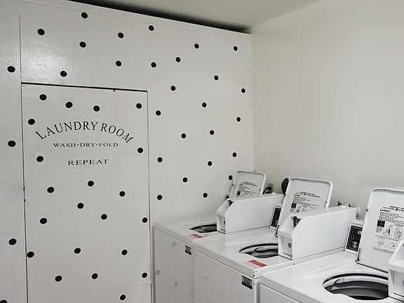 4th image of 14220 Burbank Blvd APT 203