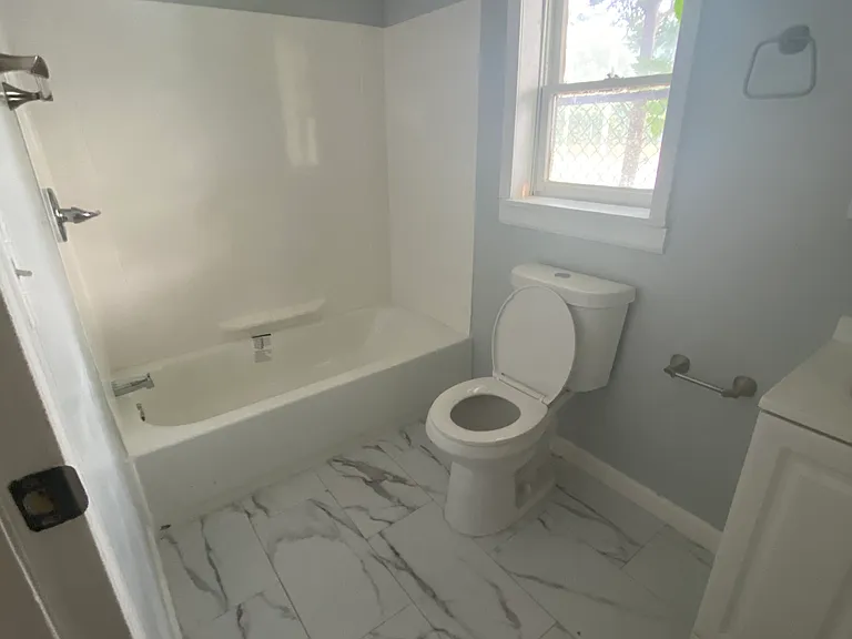 718 Hattie St #1 — Photo 4