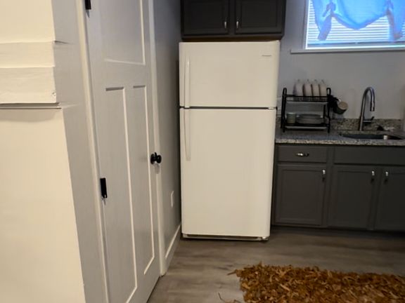 5th image of 4204 Hamilton Ave