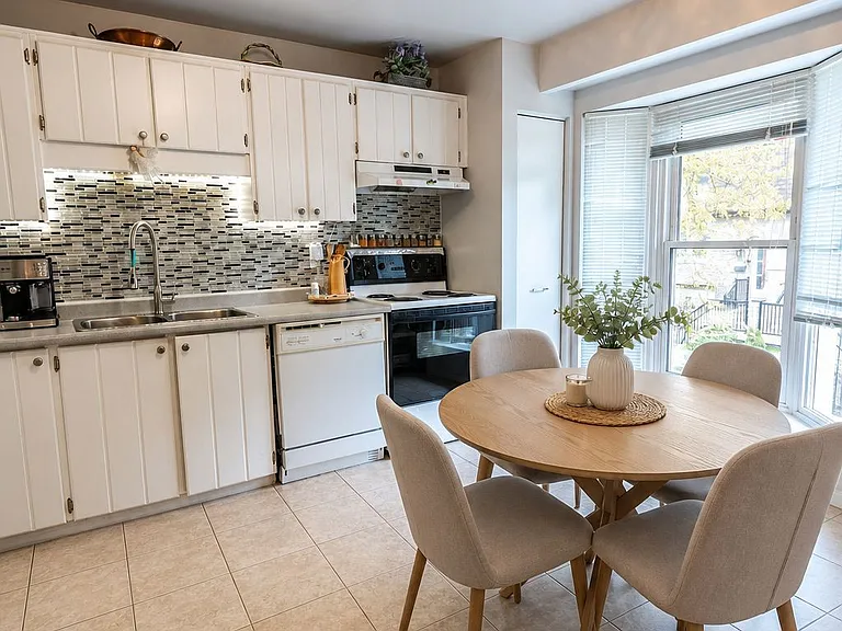 209 Castle Rock Dr #1 — Photo 4